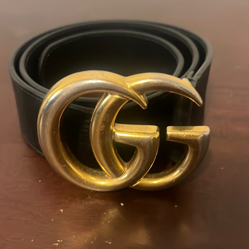 Black Gucci belt size 70